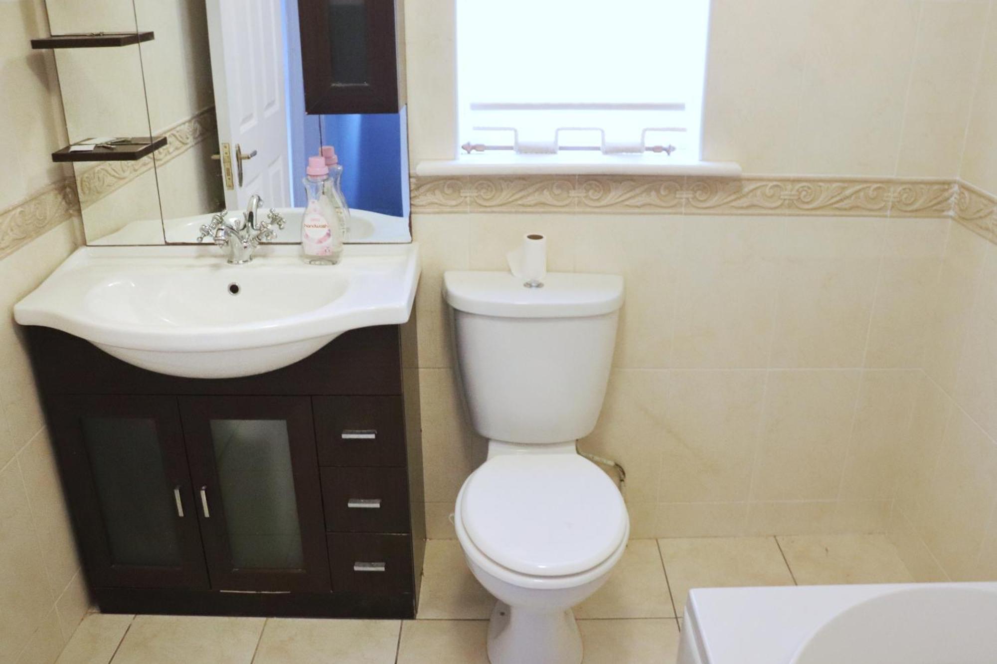 Deluxe Dwelling - 15 Mins From Cork City/Airport Apartment Ngoại thất bức ảnh