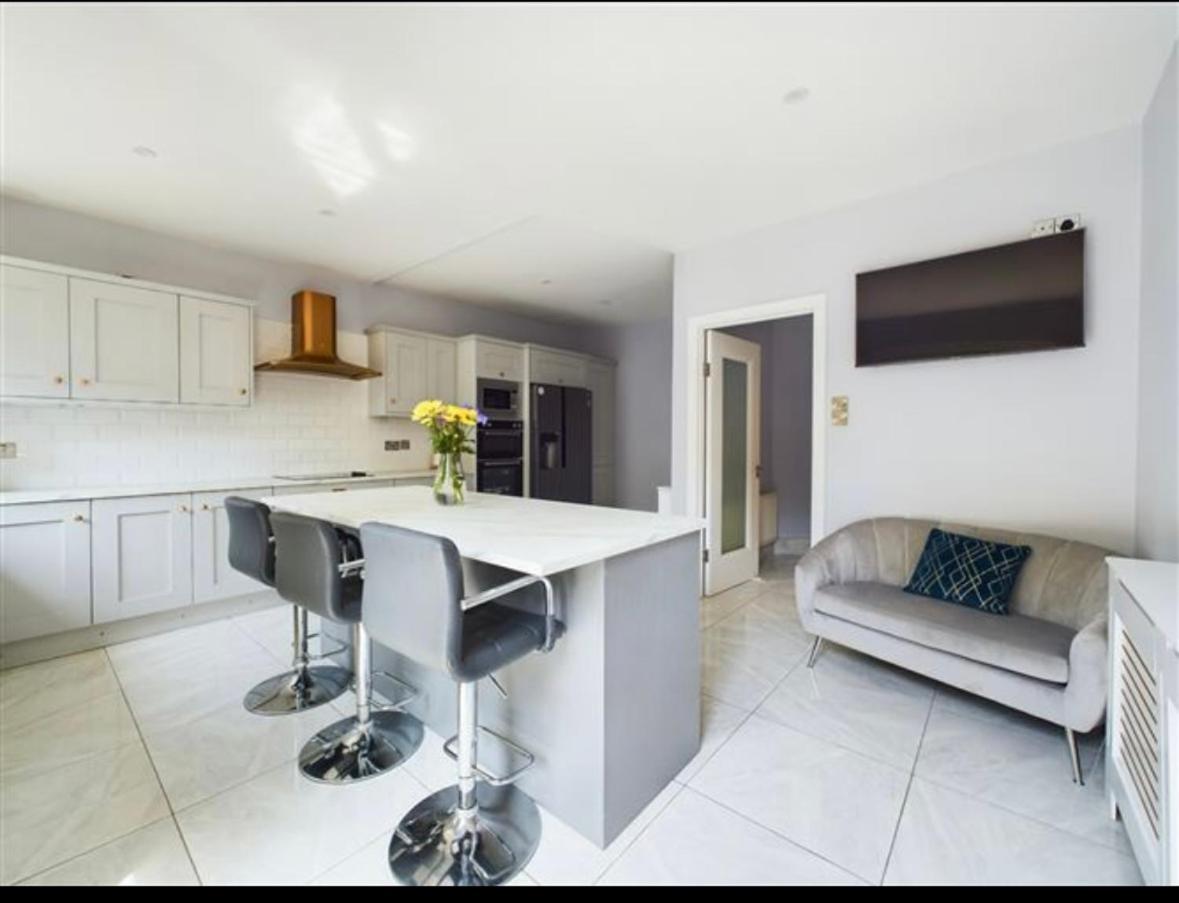 Deluxe Dwelling - 15 Mins From Cork City/Airport Apartment Ngoại thất bức ảnh