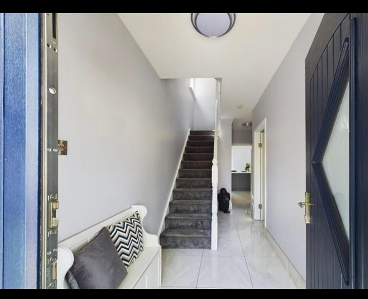 Deluxe Dwelling - 15 Mins From Cork City/Airport Apartment Ngoại thất bức ảnh